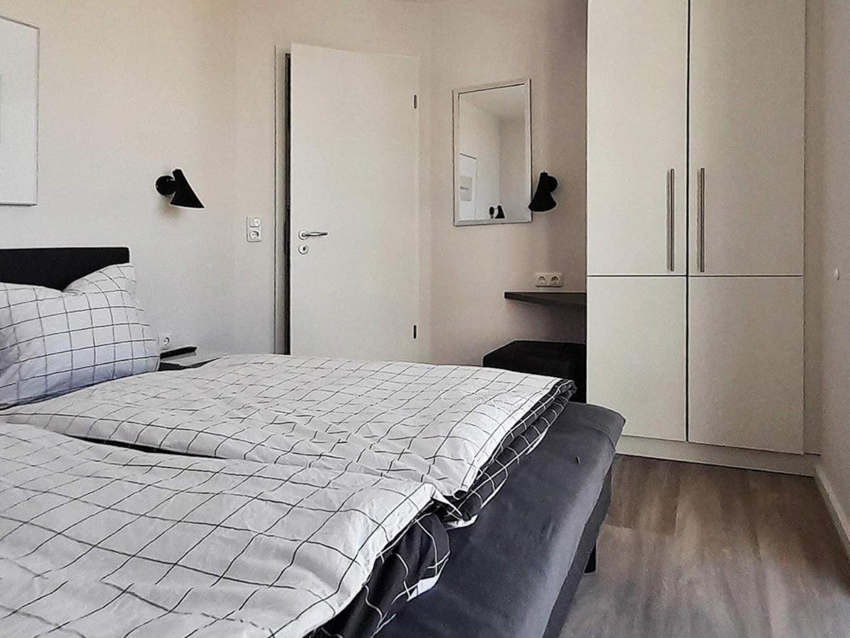 Apartment Xiii *