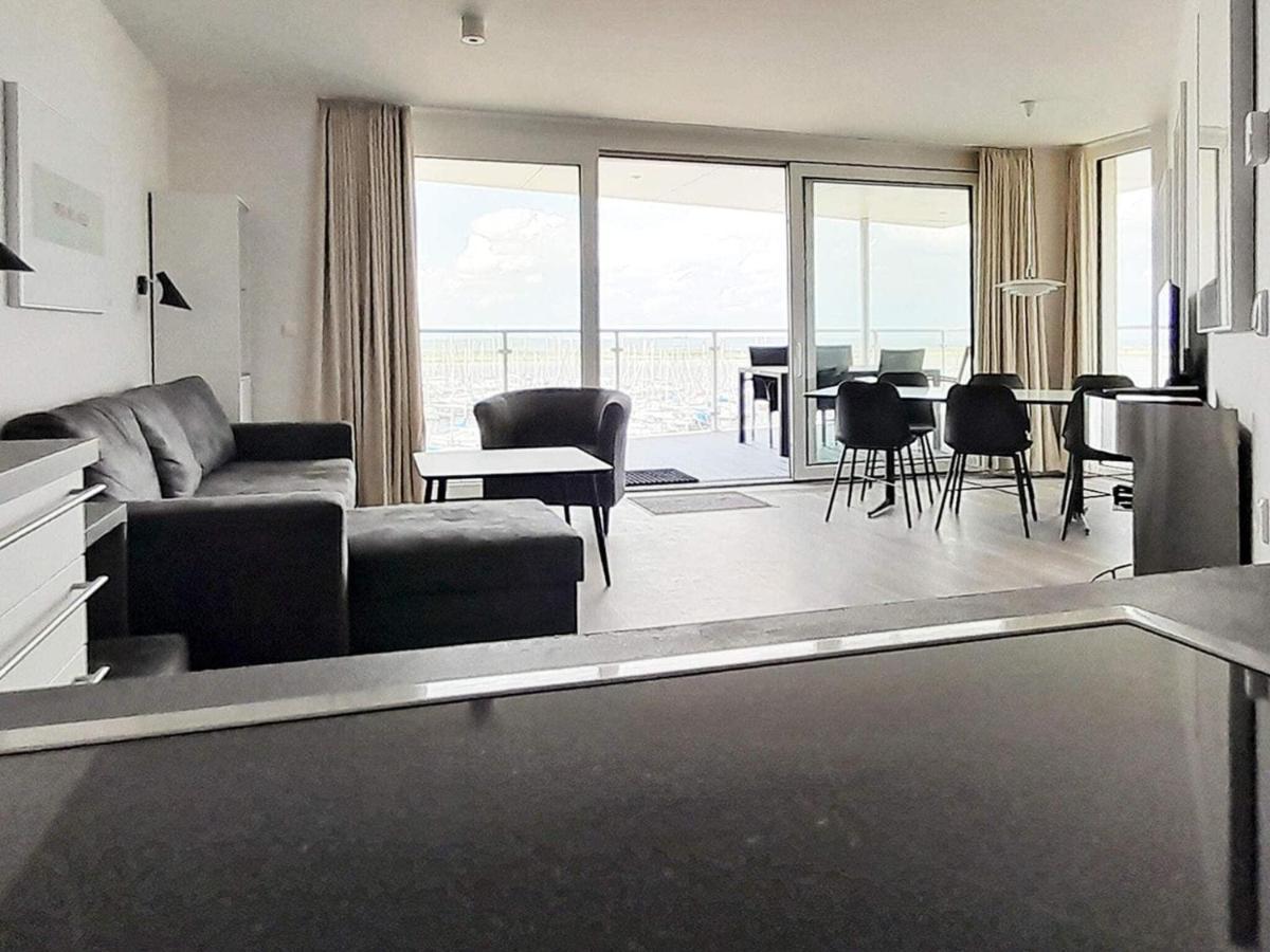 Apartment Xiii